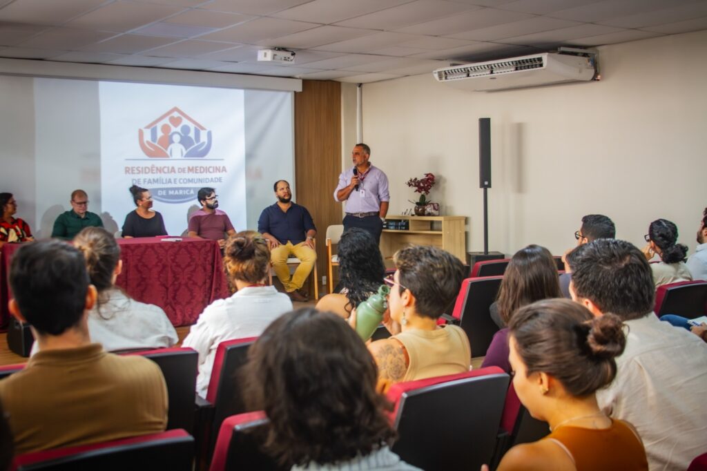 Maricá cria bolsas e lança programa de residência médica em Medicina de Família e Comunidade