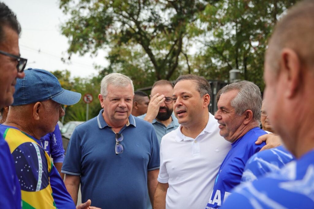 Prefeito Rodrigo Neves em Niterói anunciando obras do Túnel do Tibau na Lagoa de Piratininga.
