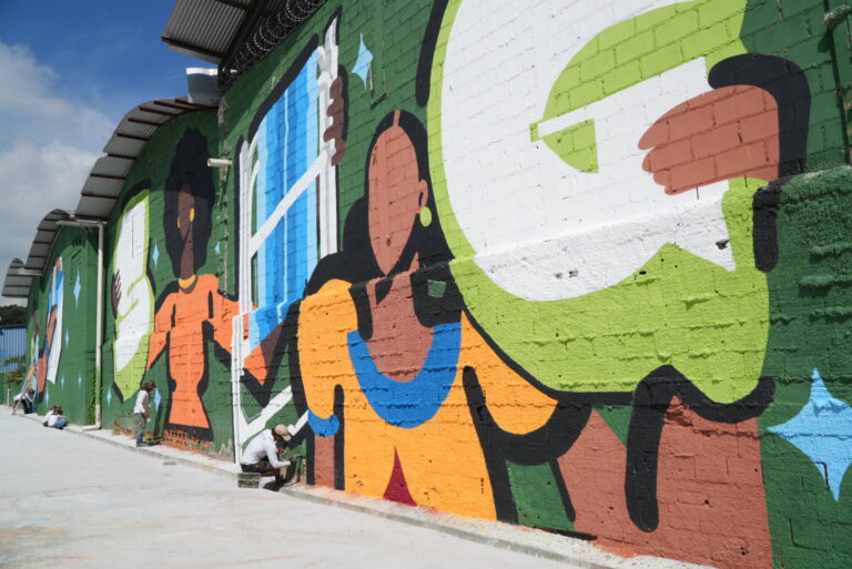 Murais de arte urbana no Parque RJ Nosso Sonho, São Gonçalo, projeto Cidade Ilustrada.
