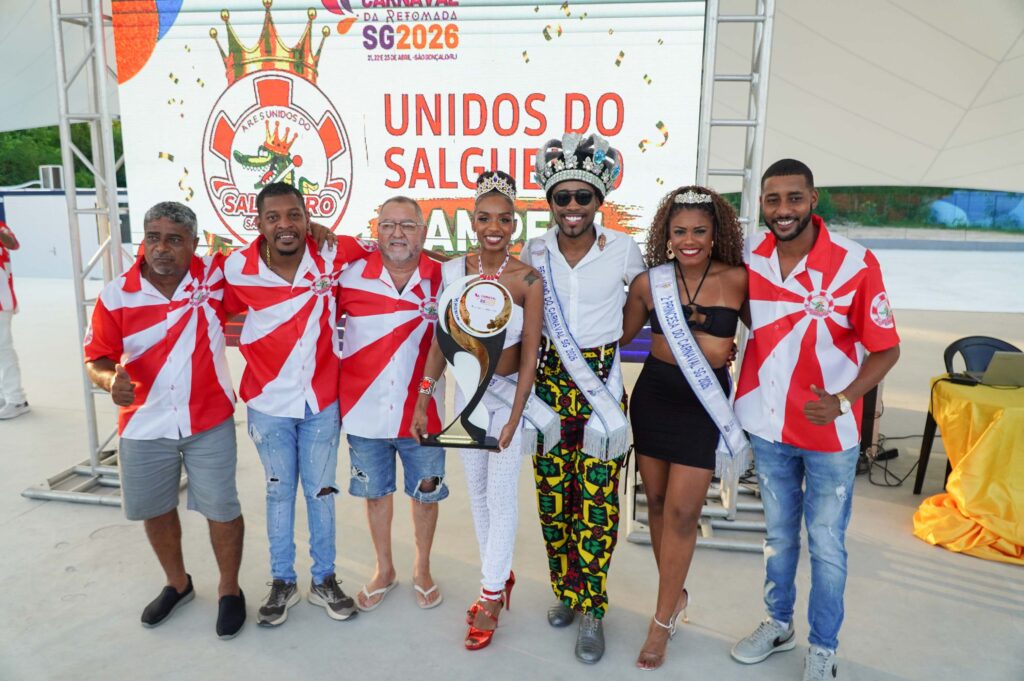 Escola de samba Unidos do Salgueiro de São Gonçalo celebra vitória no Carnaval da Retomada 2026