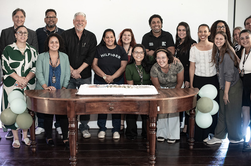 Bolo e apresentação musical celebram os 20 anos da Casa de Cultura – Museu Histórico de Maricá.