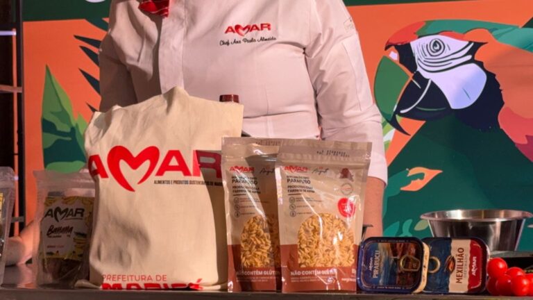 Presidente da Amar, Marlos Costa, durante apresentação sobre projetos de alimentos em Maricá.