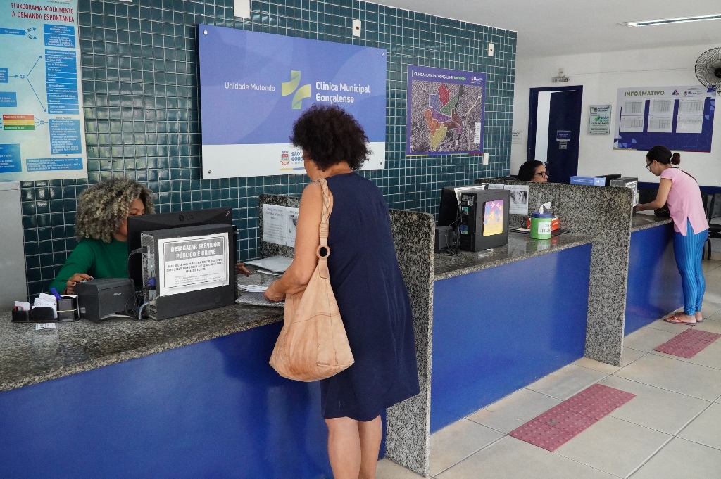 Mamógrafo digital em clínica municipal de São Gonçalo, representando a ampliação de exames de mamografia na cidade.