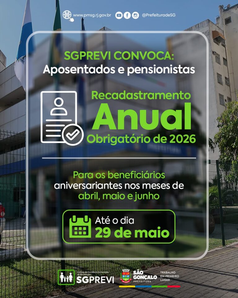 Idoso preenchendo formulário, simbolizando o recadastramento de aposentados e pensionistas do SG-PREVI em São Gonçalo.