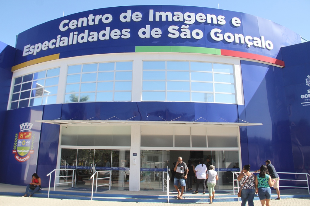 Profissionais de enfermagem em evento de qualificação e atualização profissional na cidade de São Gonçalo.