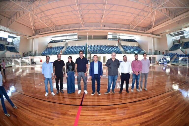 Prefeito Rodrigo Neves vistoria obras da Arena Niterói em fase final antes da inauguração em junho de 2026.