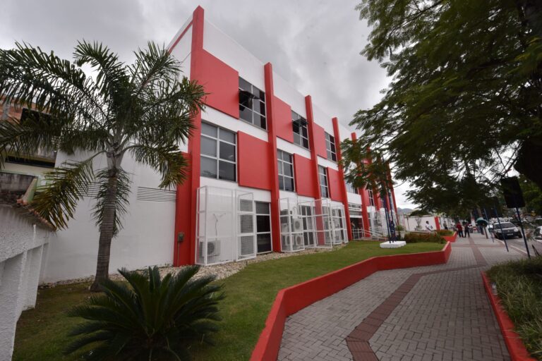 Prefeitura de Maricá decreta ponto facultativo para jogo do Brasil na Copa do Mundo 2026; serviços essenciais mantidos.