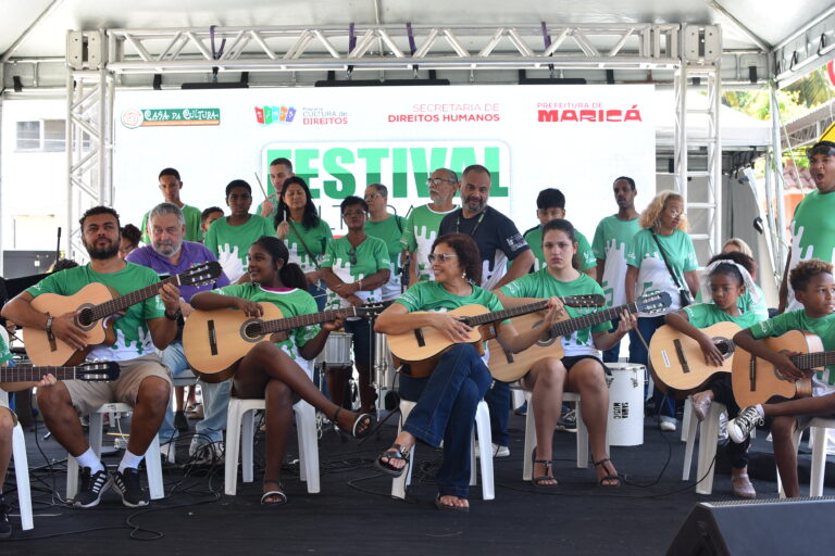 Festival Cultura de Direitos em Maricá com apresentações artísticas e culturais no CEU da Mumbuca.