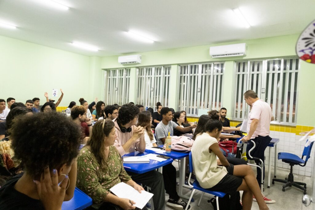 Estudantes aprovados do curso pré-militar gratuito de Maricá que ingressarão na Marinha do Brasil em 2027.