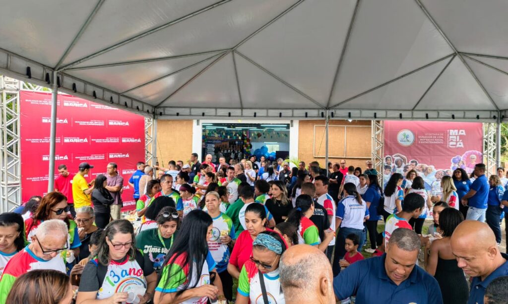 Moradores de Ubatiba, Maricá, participam de atividades físicas em evento do programa Viver Bem.