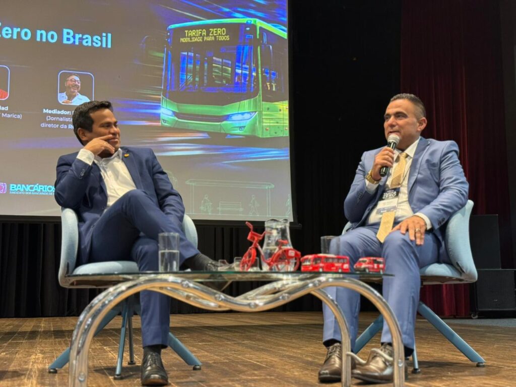 Celso Haddad, presidente da EPT de Maricá, discursa em painel sobre Tarifa Zero em Brasília.