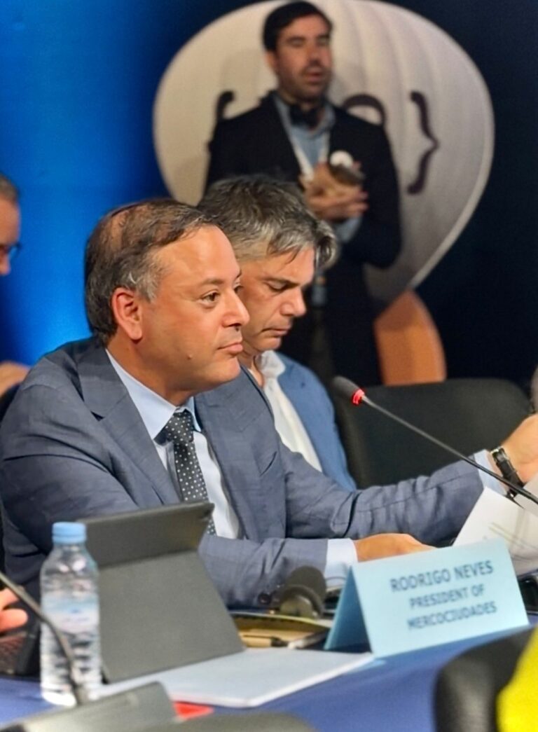 Prefeito Rodrigo Neves apresenta modelo de segurança de Niterói em encontro internacional no Marrocos