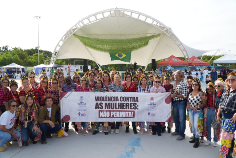 Moradores de São Gonçalo recebem atendimentos de saúde e assistência social em evento ao ar livre