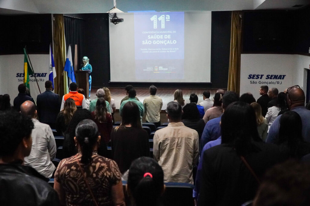 Participantes debatem em grupos na Conferência Municipal de Saúde de São Gonçalo no Sest/Senat.