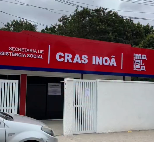 Pessoas em atendimento durante mutirão para atualização do Cadastro Único em Maricá.