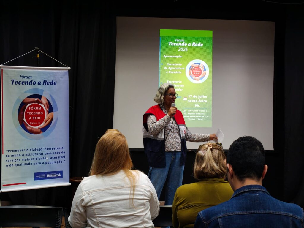 Participantes do Fórum Tecendo a Rede em Maricá debatem integração de secretarias.