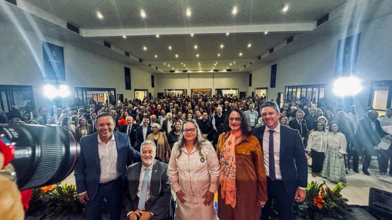 Prefeito Rodrigo Neves e Ministra Luciana Santos na abertura da SBPC em Niterói, Distrito de Inovação Cantareira.