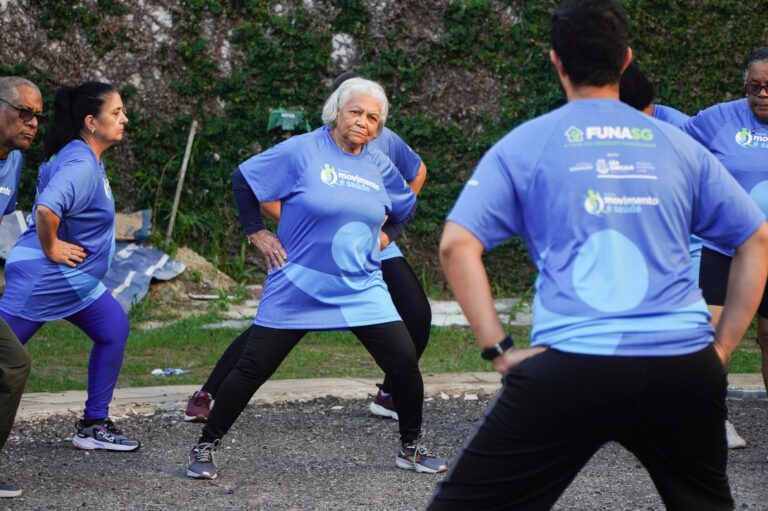 Servidores municipais de São Gonçalo praticam ginástica no Projeto Movimento é Saúde da Funasg.