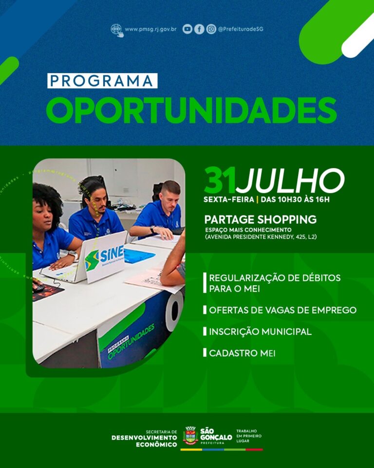 Pessoas em feira de empregos com balcão de atendimento e banners do Programa Oportunidades em São Gonçalo.