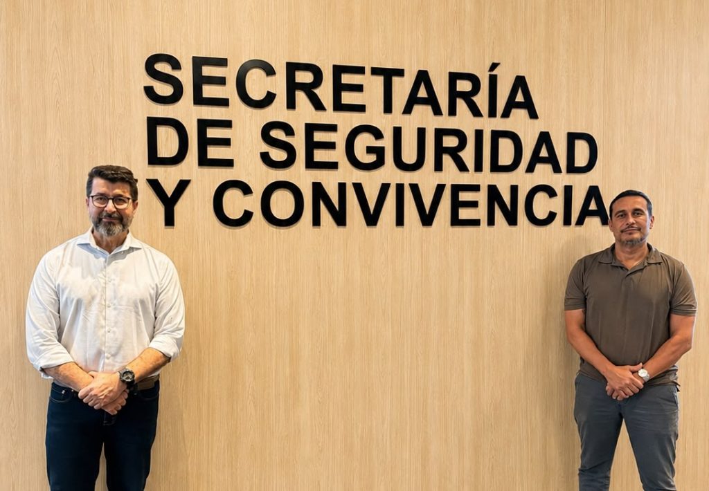 Secretário de Segurança Cidadã de Maricá, Júlio Veras, em evento internacional de segurança pública em Medellín.