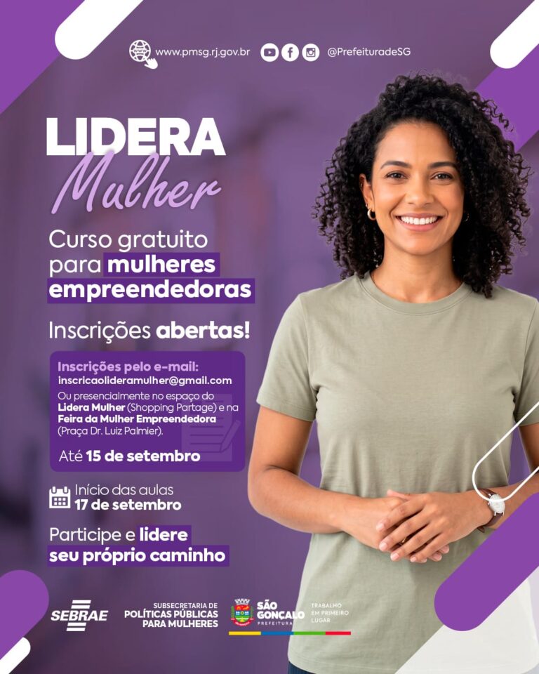Mulheres em sala de aula participando de capacitação profissional em empreendedorismo.