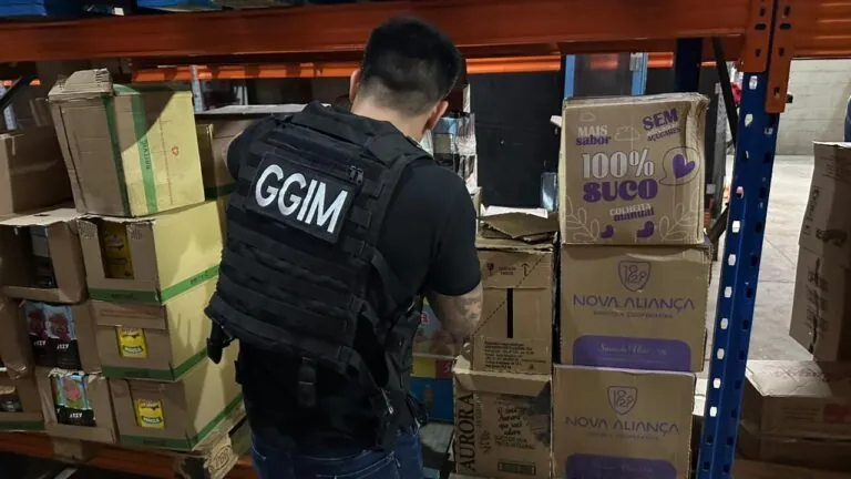 Niterói fiscaliza supermercado no Barreto e descarta alimentos impróprios em nova etapa da Operação Pharmakon
