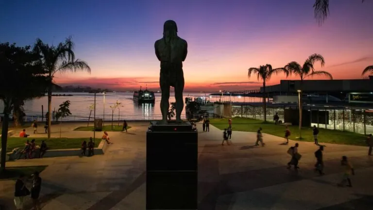 Projeto de revitalização da Orla do Centro de Niterói, vencedor do Prêmio IAB 2025.
