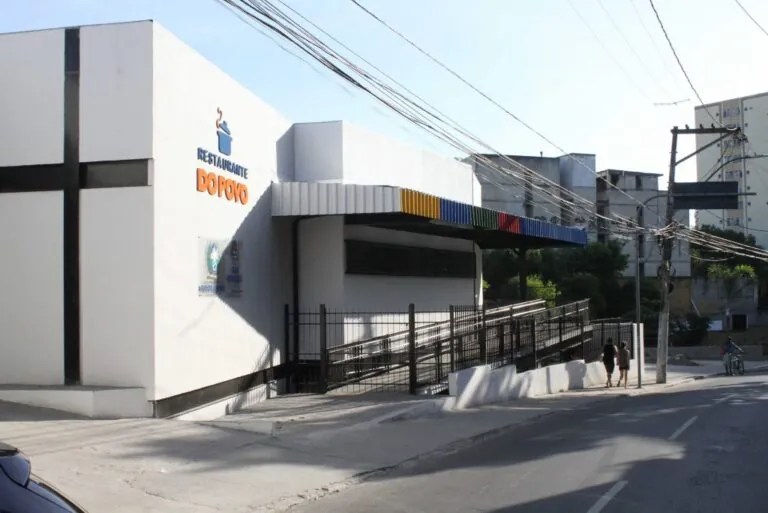 Funcionamento do Restaurante do Povo em São Gonçalo é alterado por feriados.