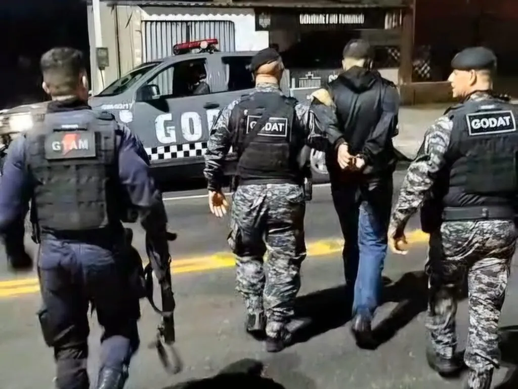 Guarda Municipal de Maricá prende foragido com cinco mandados de prisão em Itaipuaçu.