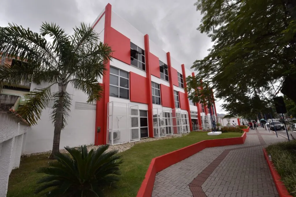 Prefeitura de Maricá decreta ponto facultativo para jogo do Brasil na Copa do Mundo 2026; serviços essenciais mantidos.
