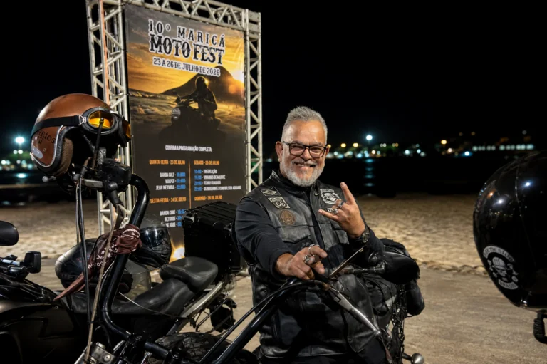 Motociclistas e público em shows de rock no Maricá Moto Fest em Itaipuaçu.