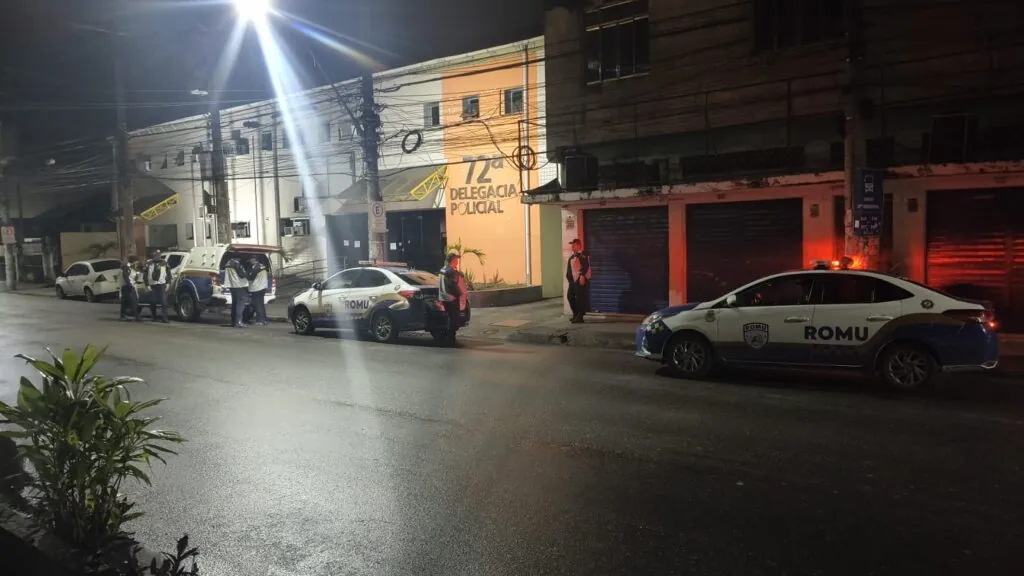 Agentes da Guarda Municipal de São Gonçalo prendem dois homens por tentativa de furto de cabos no Centro da cidade.